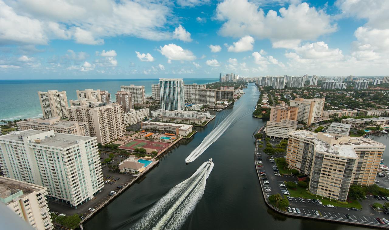 Miami Vacation Rentals At Beachwalk Resort Golden Beach Exterior photo